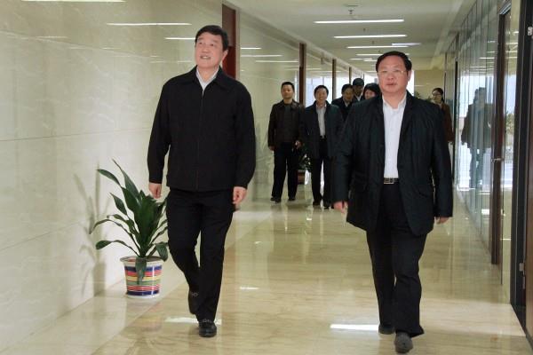 淮安市委书记姚晓东一行到黄色漫画
参观考察