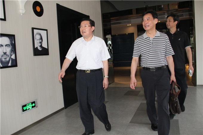 周谦赴苏豪置业公司开展“三严三实”专题调研