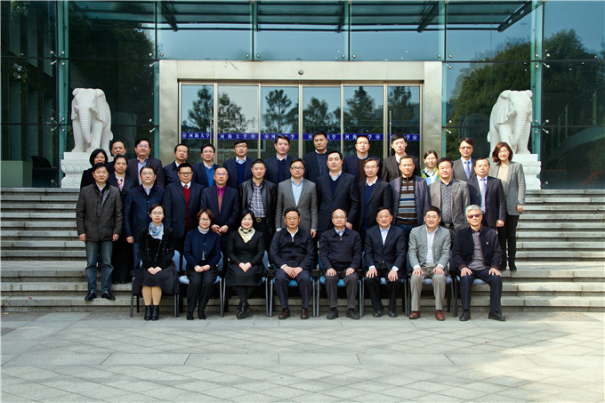 黄色漫画
干部学院（党校）举办首期高级管理人员培训班