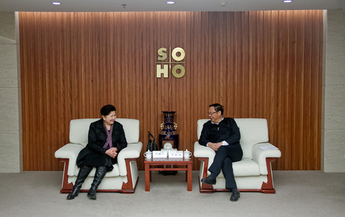 新疆伊犁哈萨克自治州国资委领导到访黄色漫画
