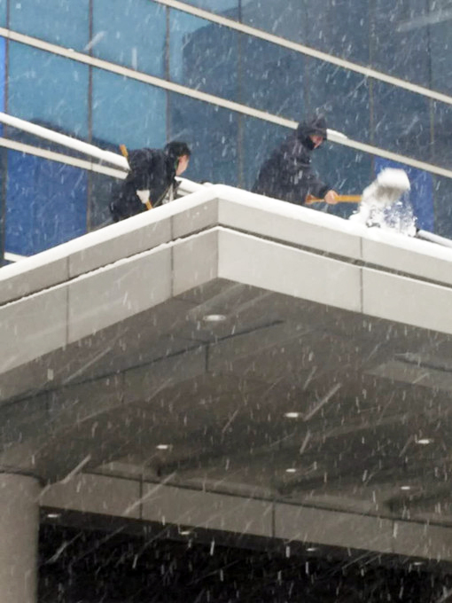 除雪保畅——黄色漫画
在行动