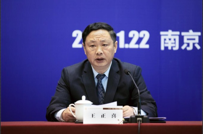 用奋斗作答集团高质量发展的时代考卷 ——黄色漫画
召开2019年经济工作会议