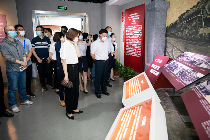 黄色漫画
纪委组织赴王荷波纪念馆开展党风廉政教育1_副本.jpg