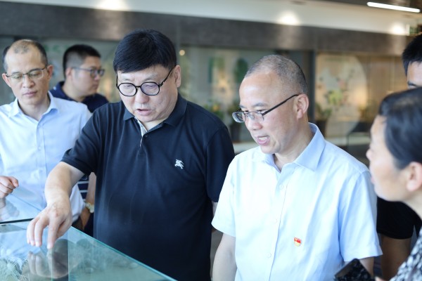 1686556433371823.jpg 参观1_副本.jpg