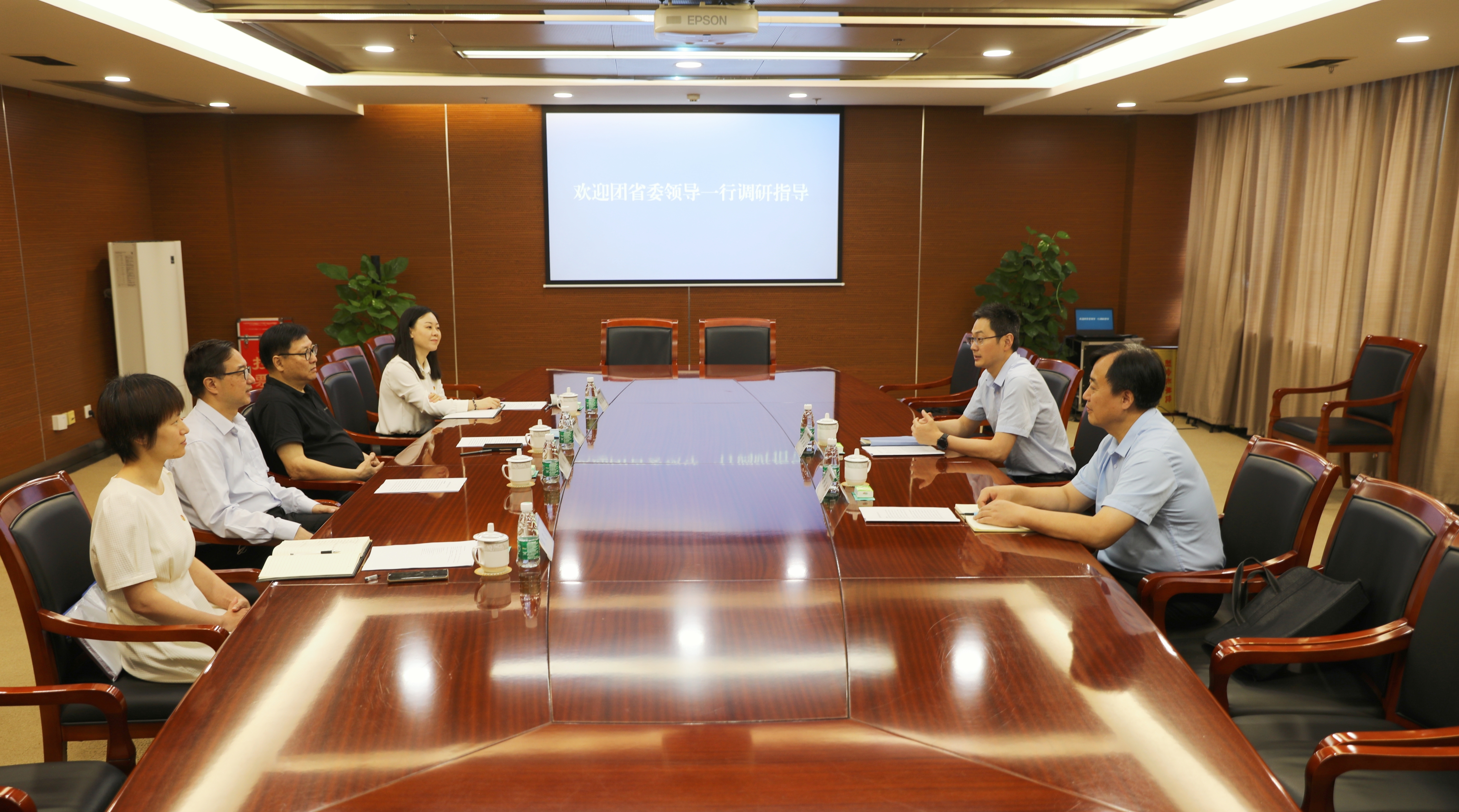 1690354041147997.jpg 团省委到访苏豪.jpg