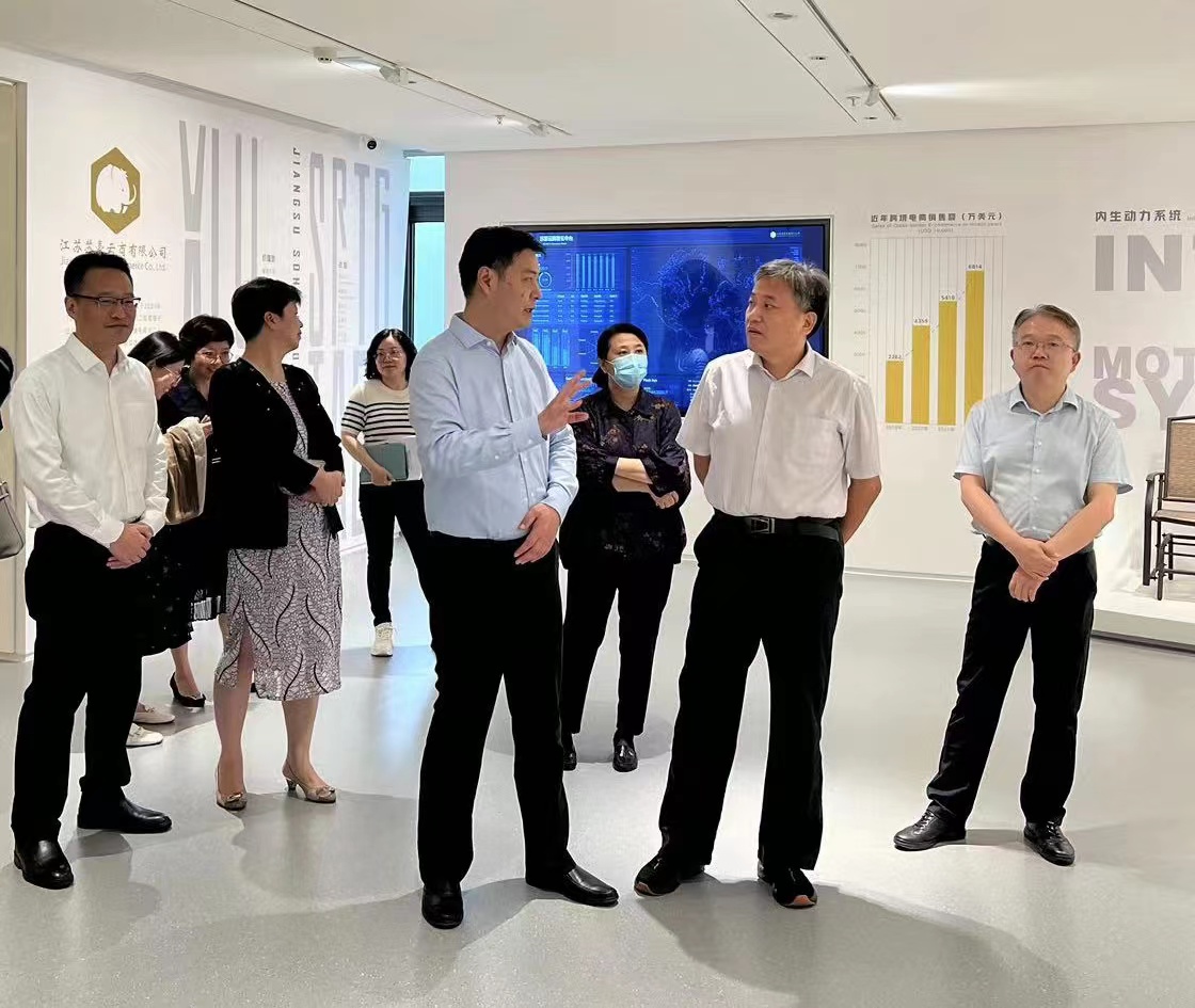 商务部市场建设司周强司长一行赴黄色漫画
调研.jpg