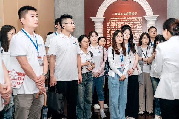 1719975768331622.jpg 参观1_副本.jpg