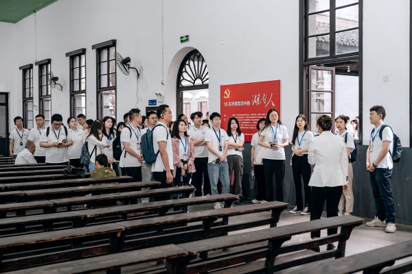 1719975776167855.jpg 参观2_副本.jpg