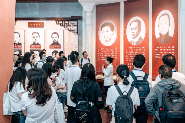 1719975781134438.jpg 参观3_副本.jpg